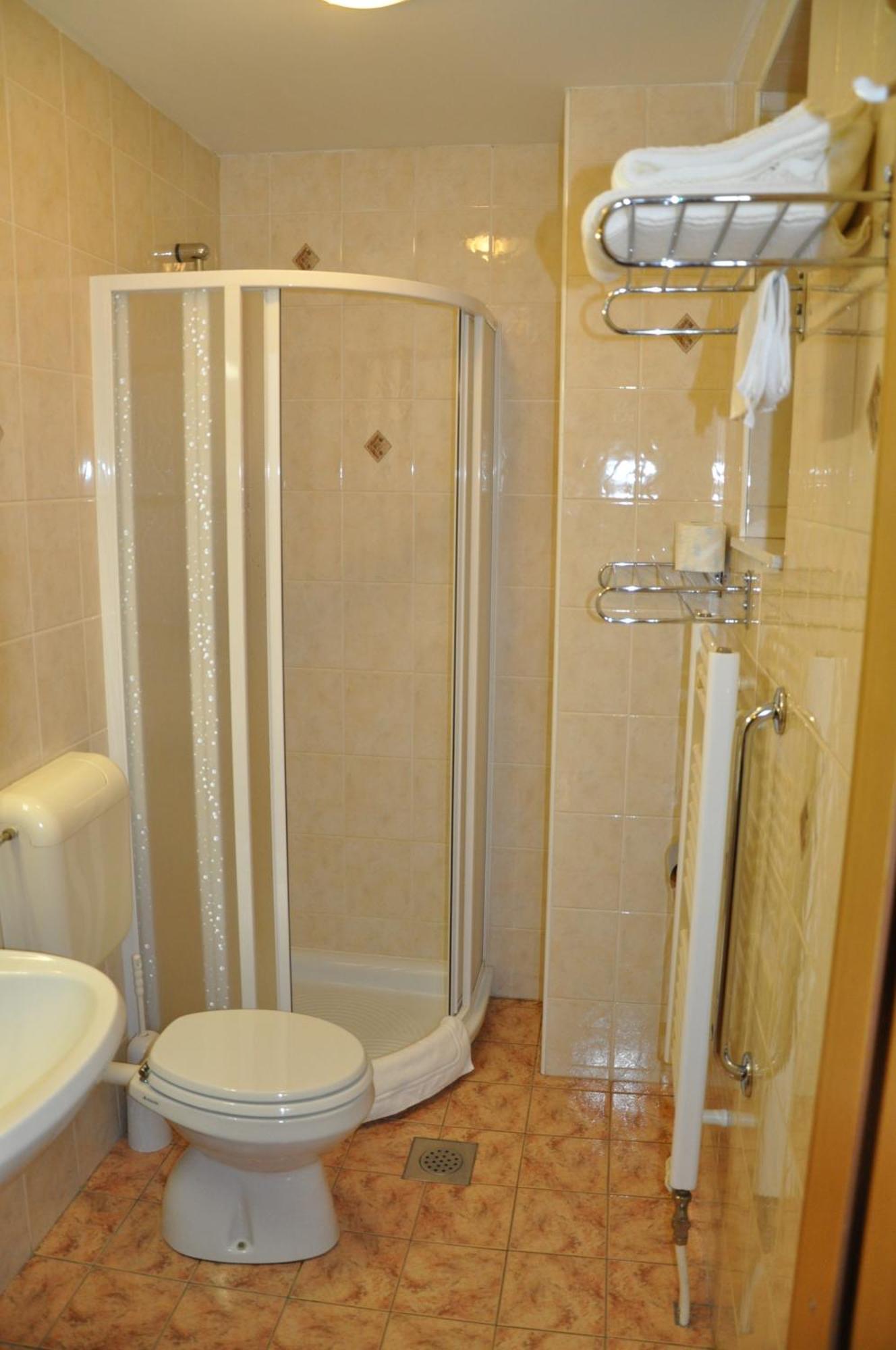 Penzion Kmecki Hram Ljubljana Kamer foto
