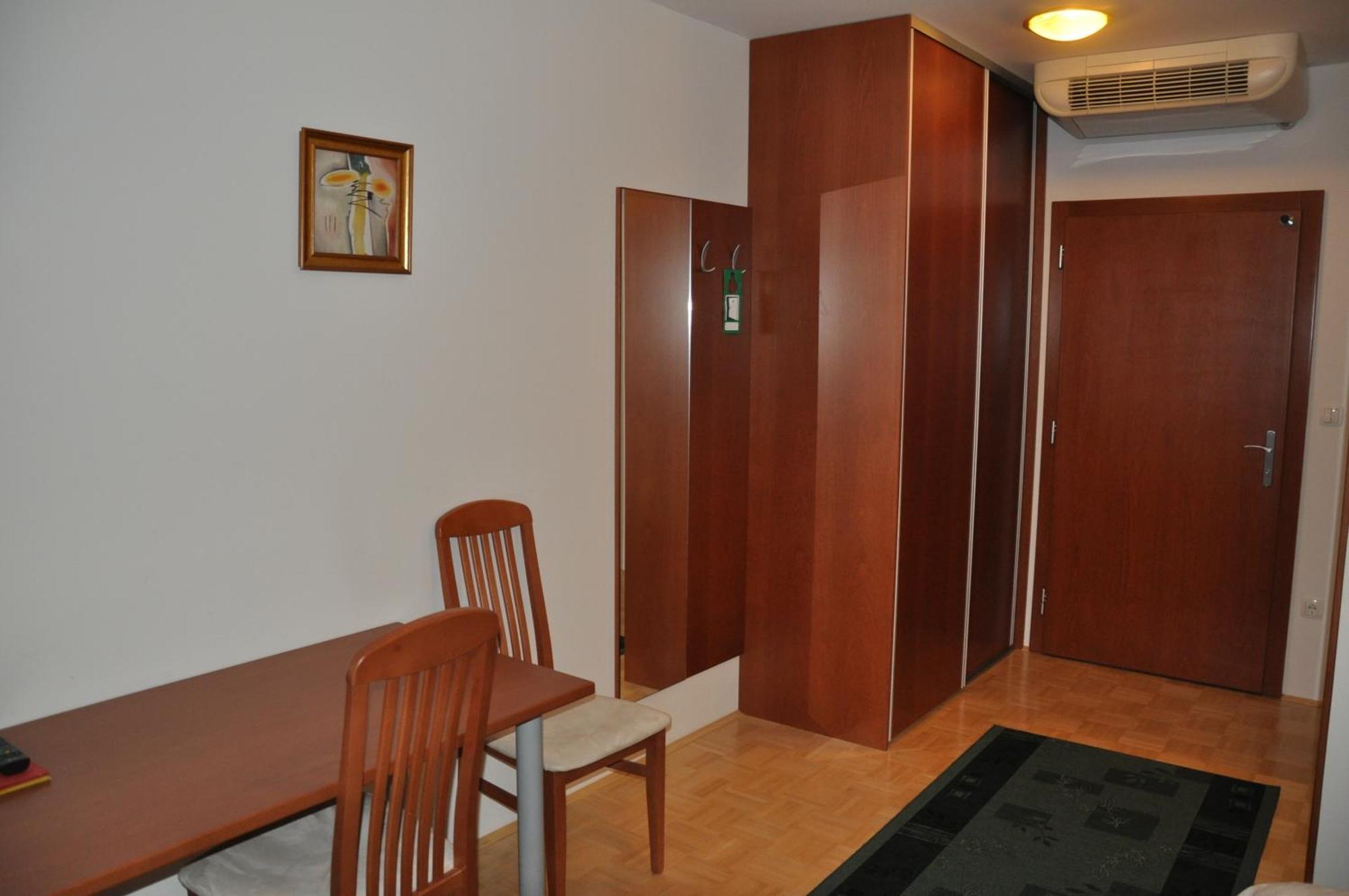 Penzion Kmecki Hram Ljubljana Kamer foto