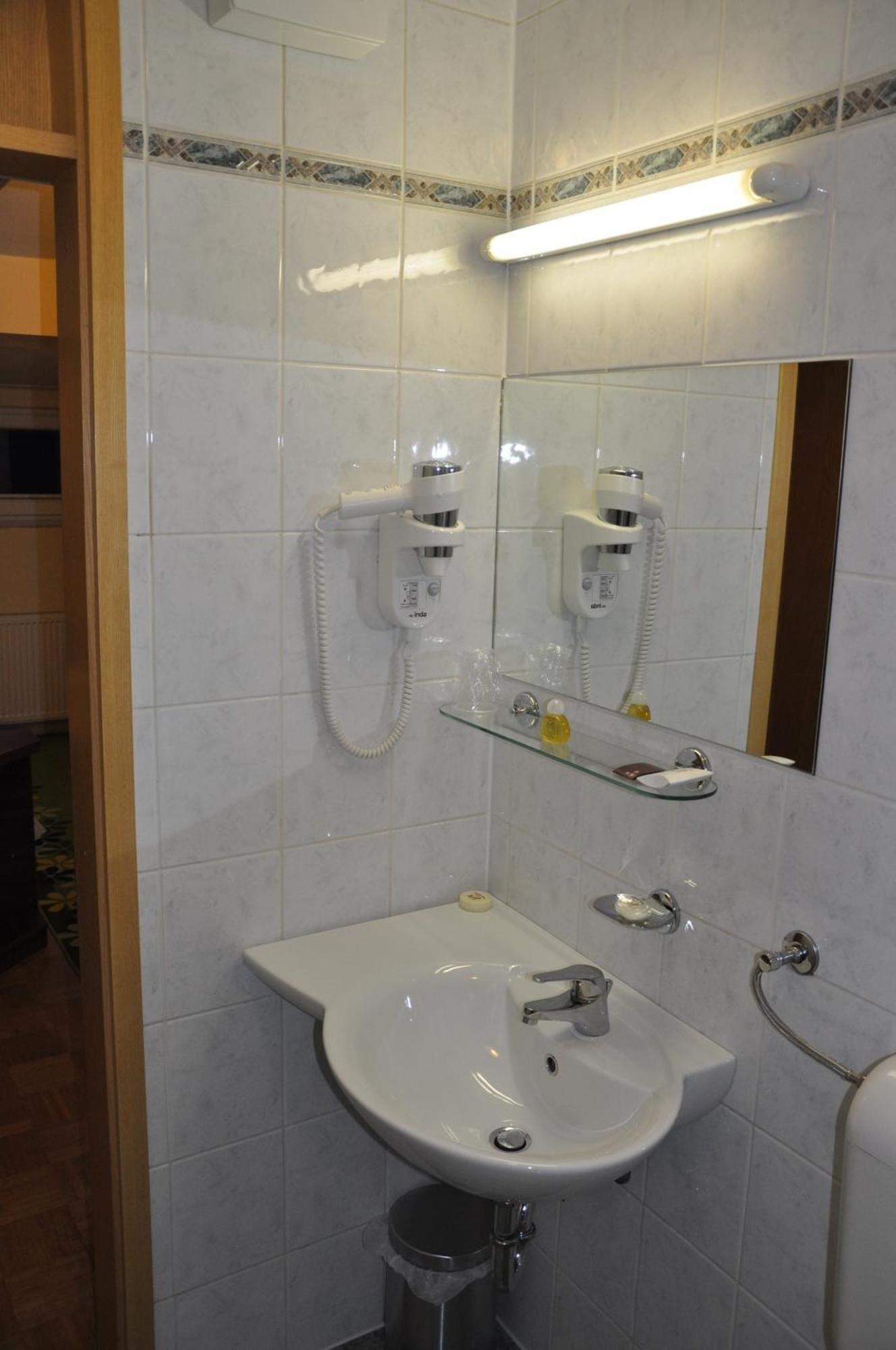 Penzion Kmecki Hram Ljubljana Kamer foto