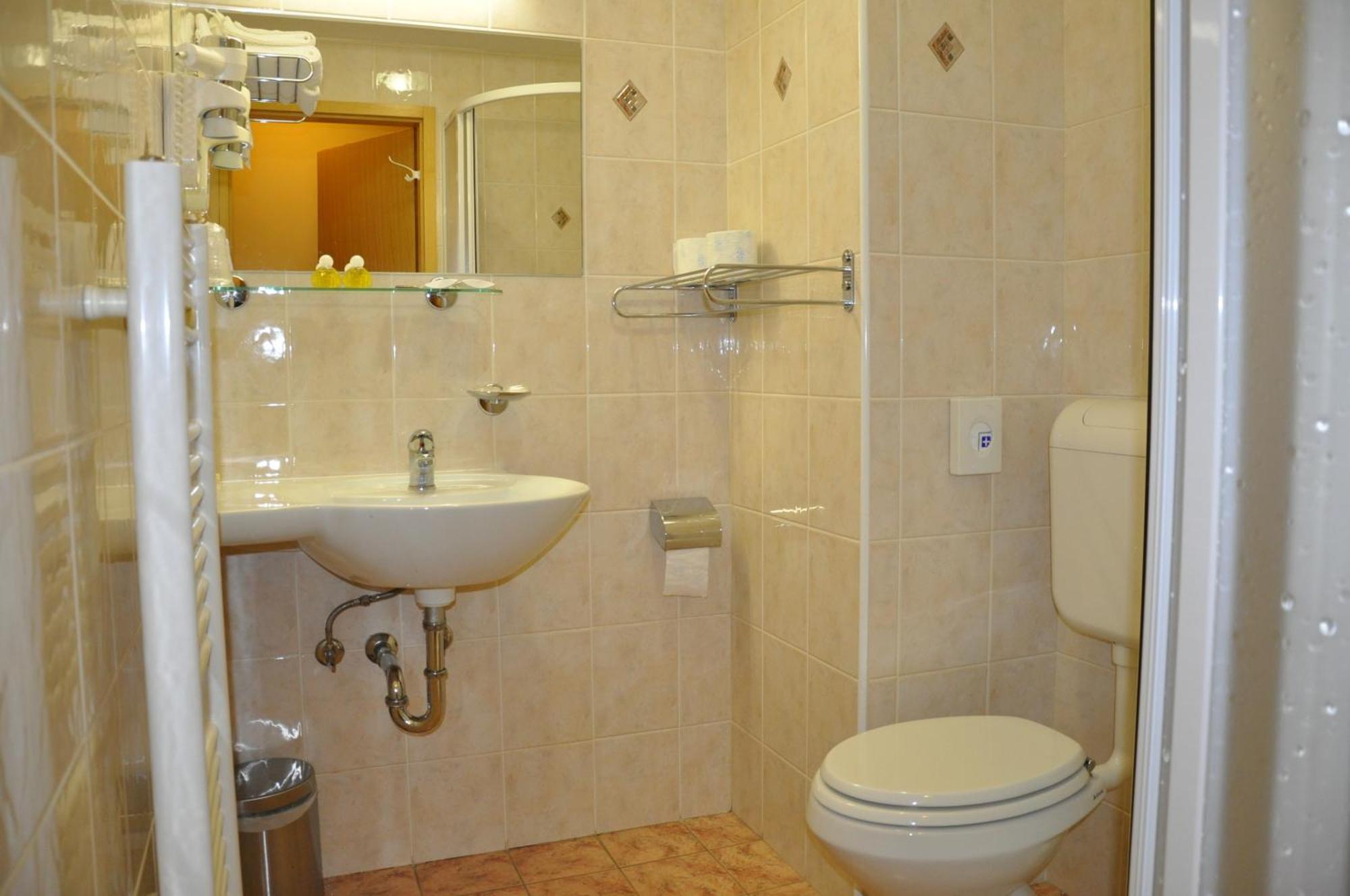 Penzion Kmecki Hram Ljubljana Kamer foto