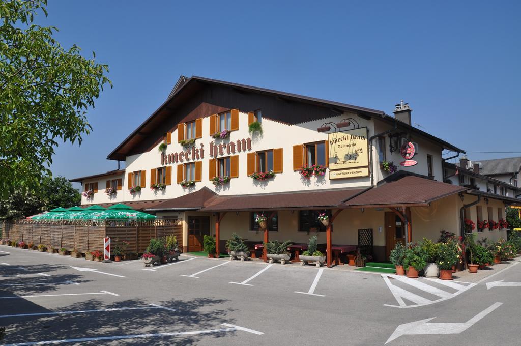 Penzion Kmecki Hram Ljubljana Buitenkant foto